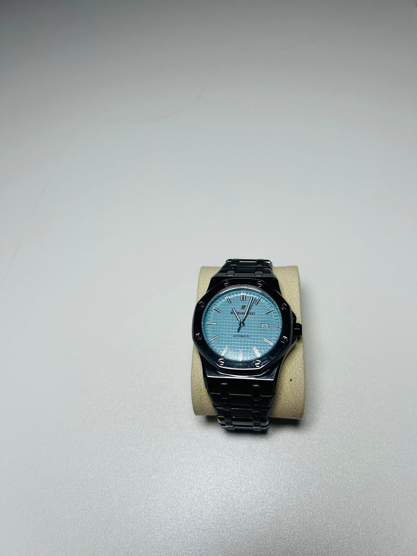 Royal Luxury on Your Wrist
